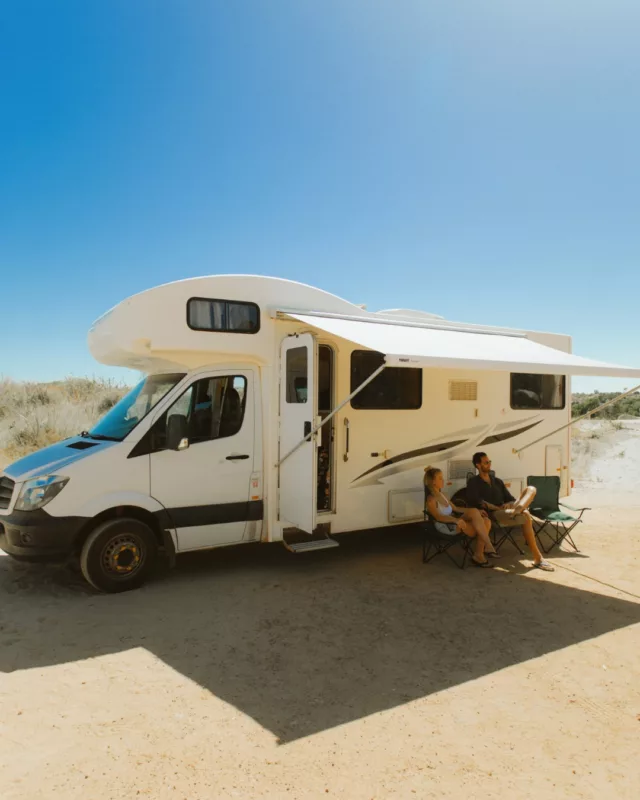 Don’t sleep on Western Australia 👀It’s a whole different vibe to the East - think endless beaches, laid-back towns & unreal sunsets!Perfect for beach lovers + road trip legends 🤙Book your campervan with us and we’ll hook you up with all the local tips, secret spots and must-see stops 🚌